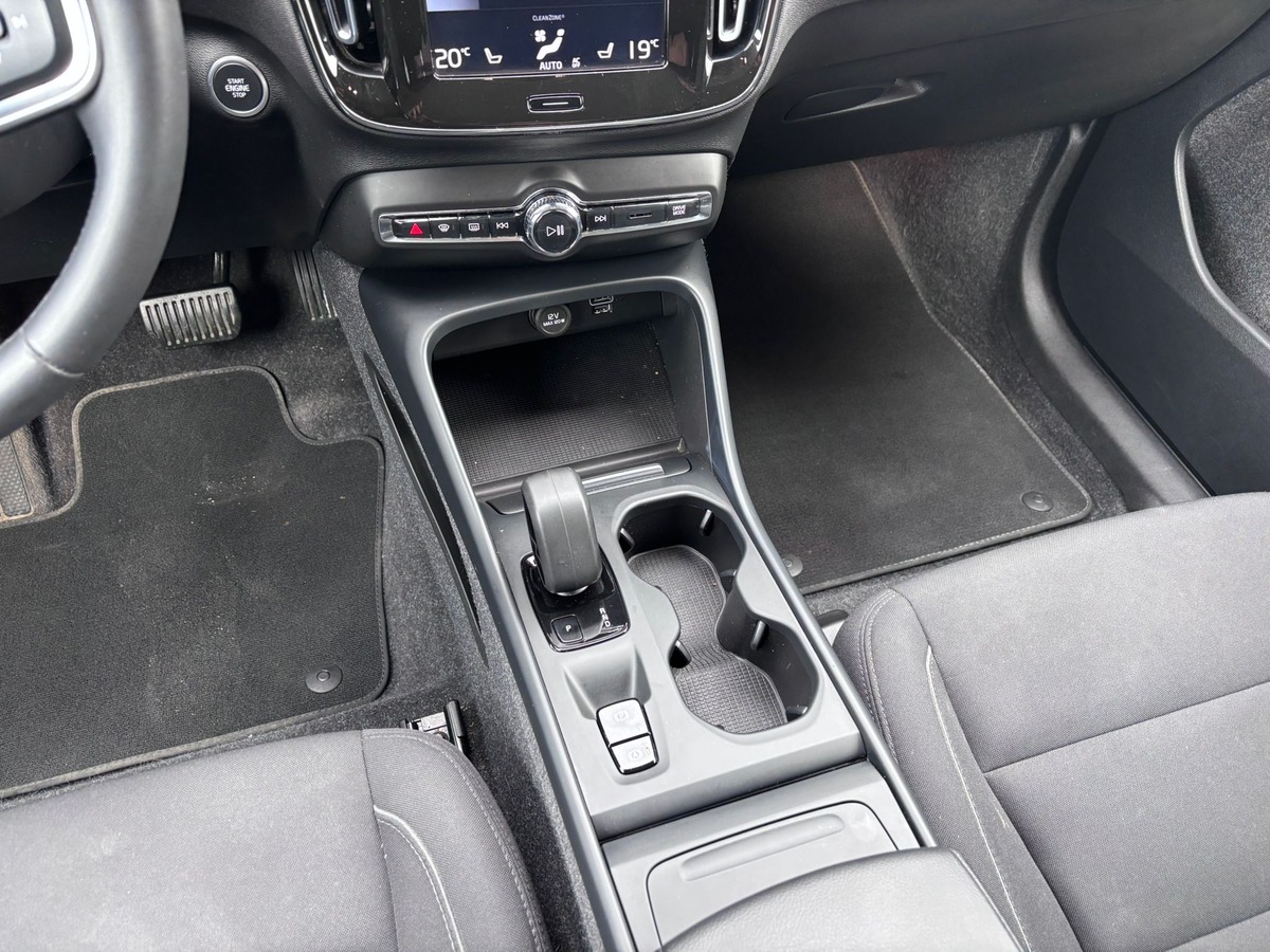 Volvo XC40 2.0 T6 HYBRID - TVA RECUPERABLE - Attelage électrique
