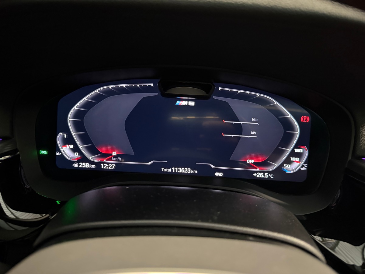Bmw M5 compétition f90 lci phase 2 4.4 l v8 bi- turbo Bowers & Wilkins / Toit Ouvrant / Caméra 360°