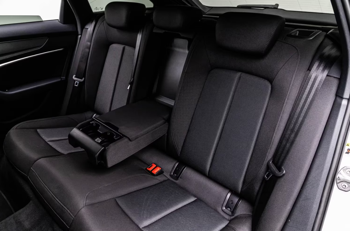 Audi A6 Avant 40 TDI 204ch S line S tronic 7/Caméra/LED/VO Allemand/Malus 5500e