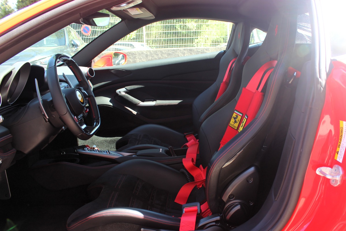 Ferrari F8 Tributo COUPE 3.9 DCT V8 BiTurbo 720 ch 1ère MAIN  ROSSO SCUDERIA - ORIGINE FRANCE