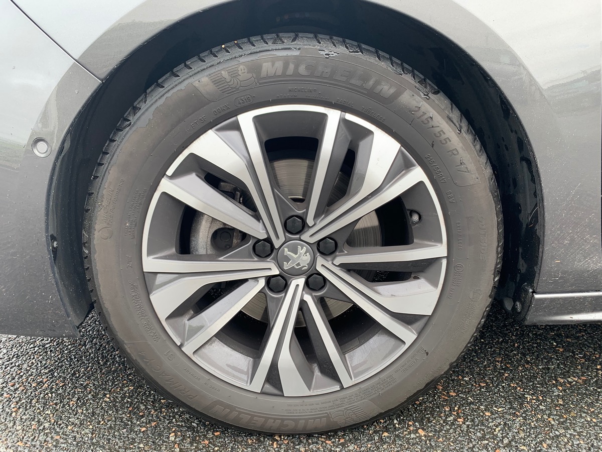 Peugeot 508 SW 130 ch | ALLURE | Caméra de recul | Mirror Screen | Système contrôle des angles morts