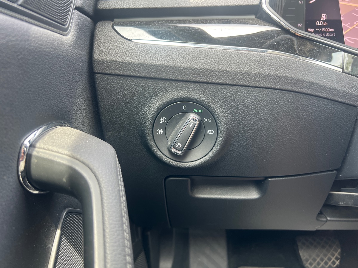 Skoda Superb Combi 1,4L TSI PHEV 218 LAURINE & KLEMENT, SUIVI COMPLET SKODA, 4 PNEUS COMPLETS  HIVER