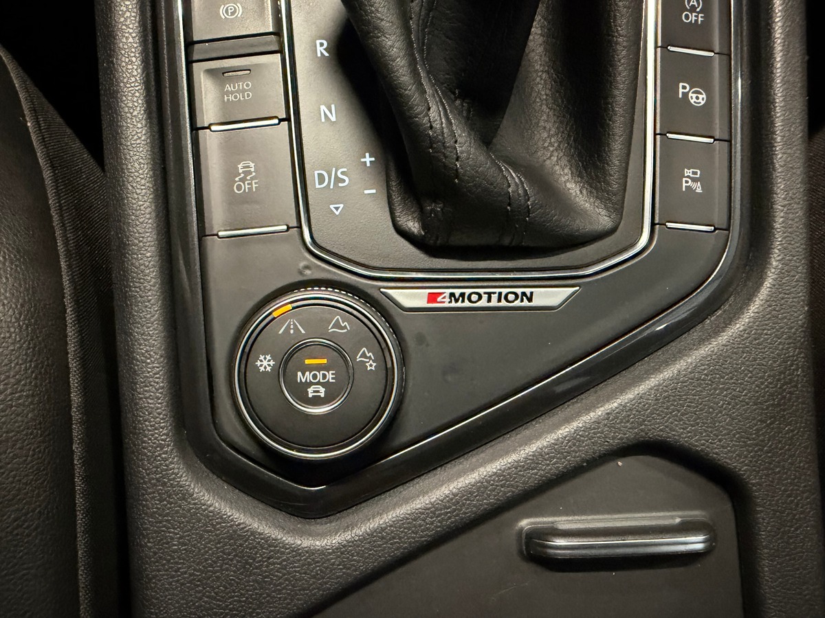 Volkswagen Tiguan ALLSPACE 2.0 tdi 4 MOTION CARAT FULL CockPit / Toit Panoramique Ouvrant