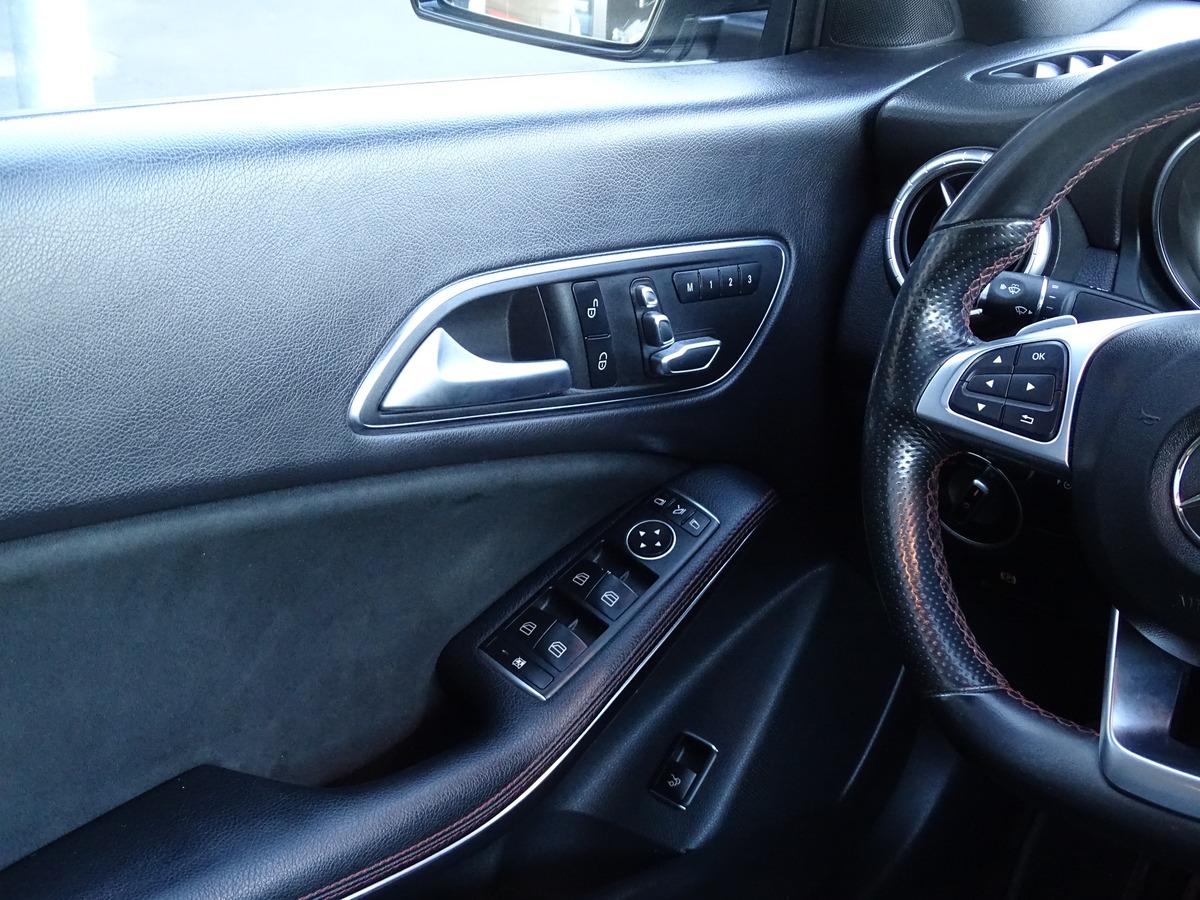 Mercedes-Benz CLA (2) 220D 177 Ch FASCINATION AMG 7G-DCT - Toit Panoramique / Sièges électriques