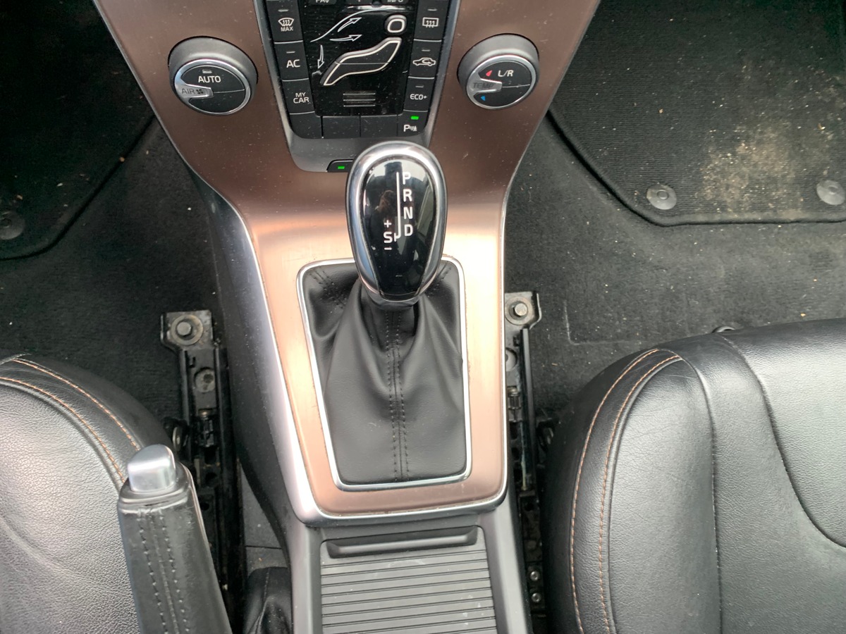 Volvo V40 Cross Country 150 ch | Toit panoramique | Cuir | GPS | Régulateur de vitesse