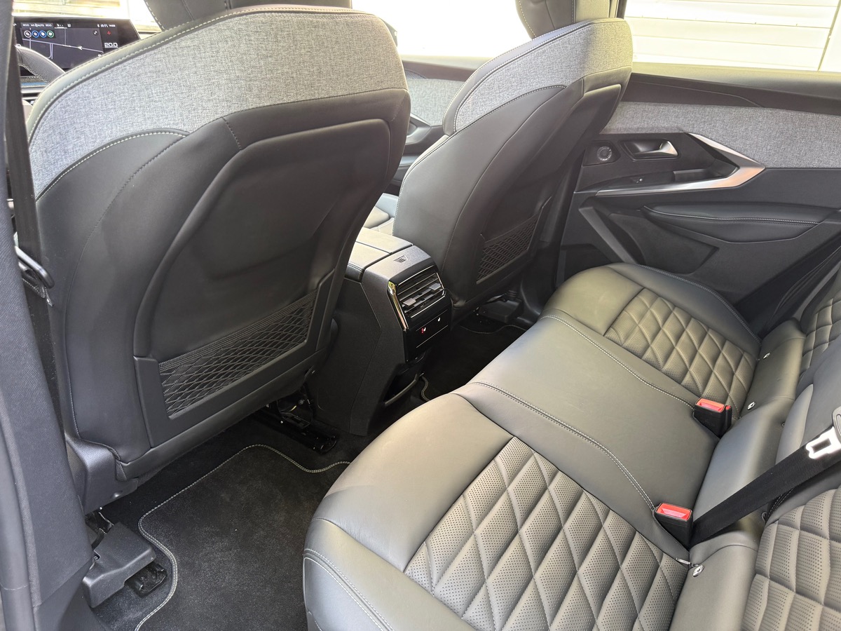 Peugeot 3008 Electrique 210 GT FULL OPTION Toit Ouvrant/Focal/S.Cuir Mass.Ventilés (E-3008)