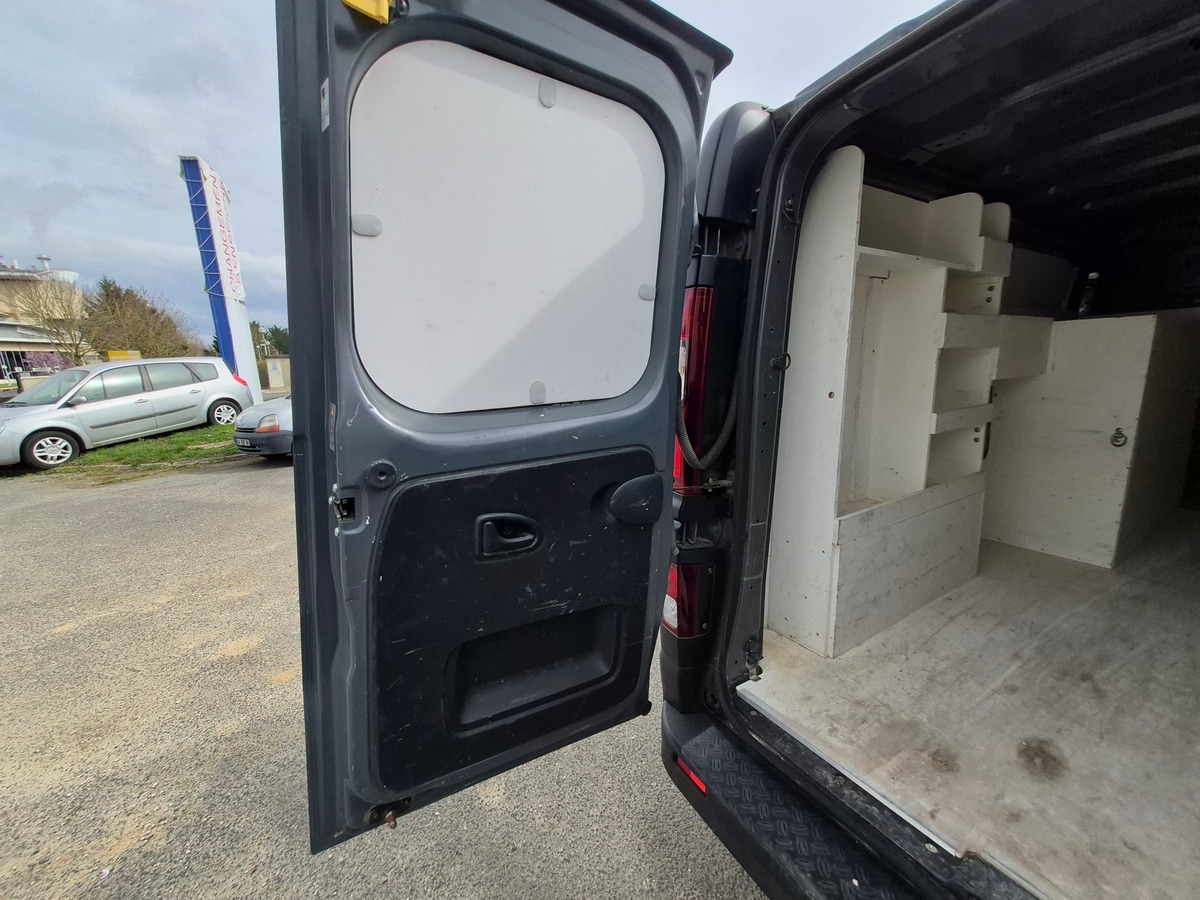 RENAULT Trafic DCI 170 BVA GRAND CONFORT L2H1