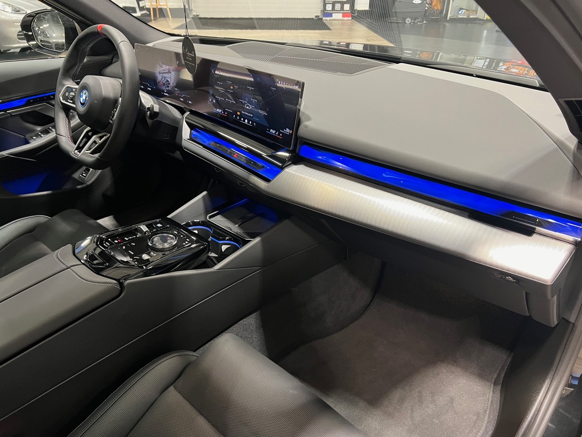Bmw i5 M60 XDRIVE40 601 BERLINE - 990KM NEUVE / TVA RECUPERABLE g