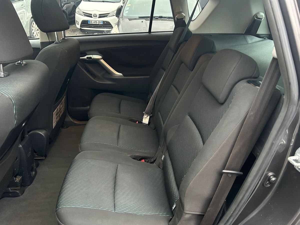 Toyota Verso 2.0 D-4D 126 CV éditiont 4X foi sans frai CB