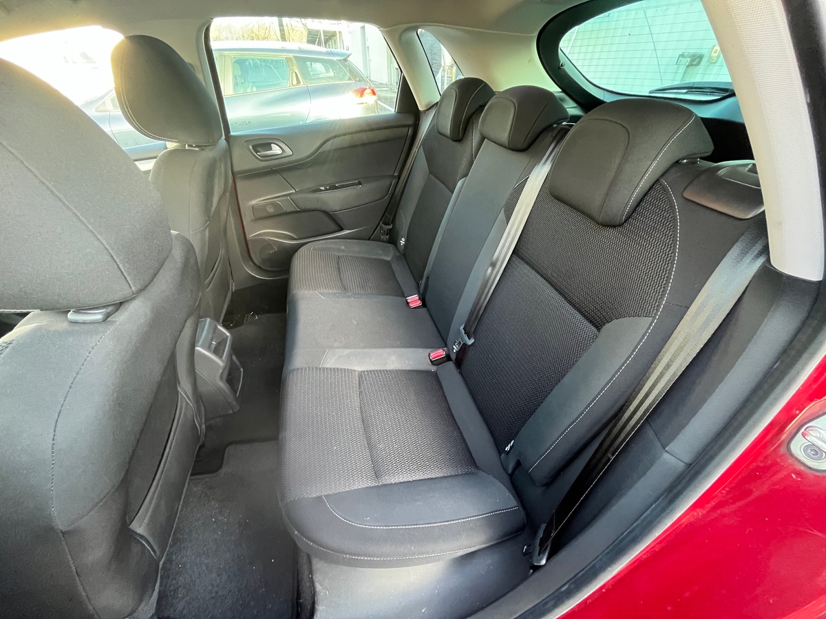 Citroën C4 1,6 120ch MILLENIUM, SUIVI COMPLET, RADAR AVANT/ARRIERE, GPS, CARPLAY, REGULATEUR