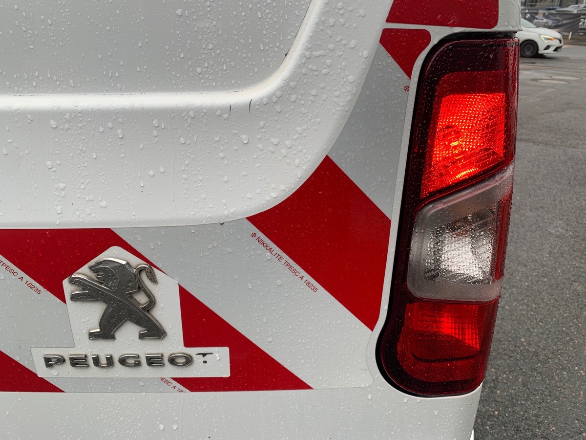Peugeot Partner 100 ch | PREMIUM | Régulateur de vitesse | Radar de recul | Climatisation | 3 places