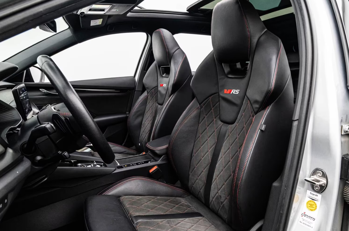 Skoda Octavia Combi IV 2.0 TDI 200ch RS DSG7/Attelage/Toit ouvrant/Matrix/Aff tête haute