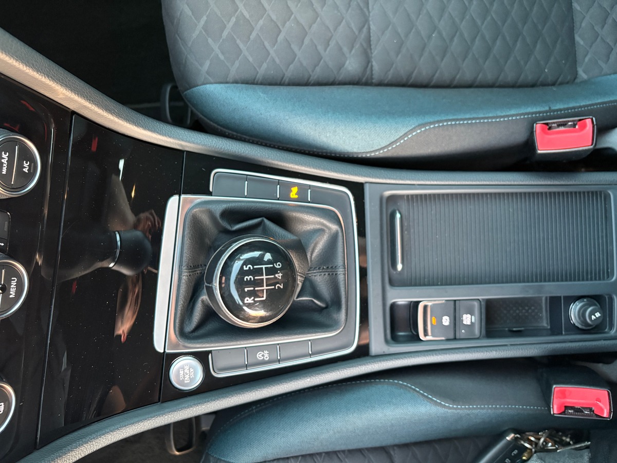 Volkswagen Golf 1.0 TSI 115CH IQDRIVE 6CV