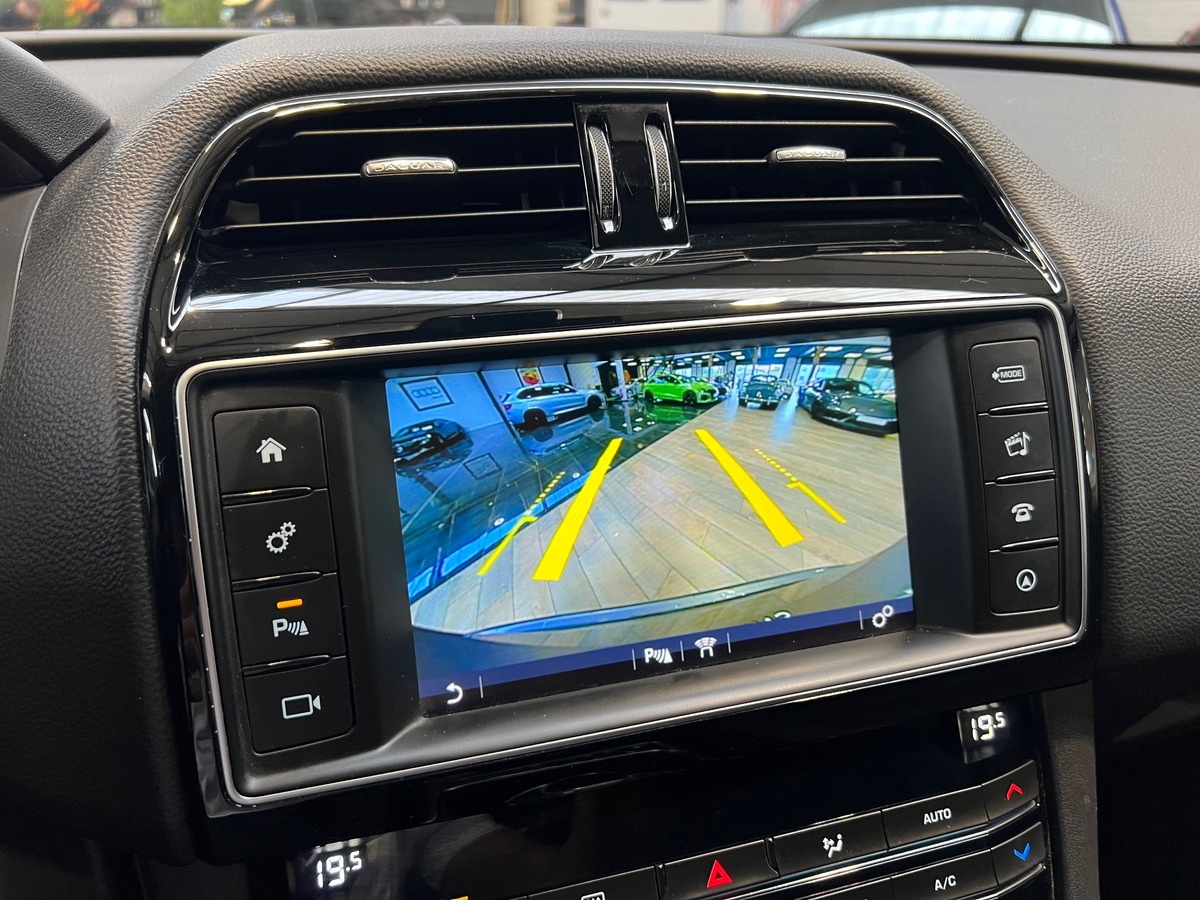 Jaguar F-Pace AWD 2.0 D 180 ch R-SPORT BVA8