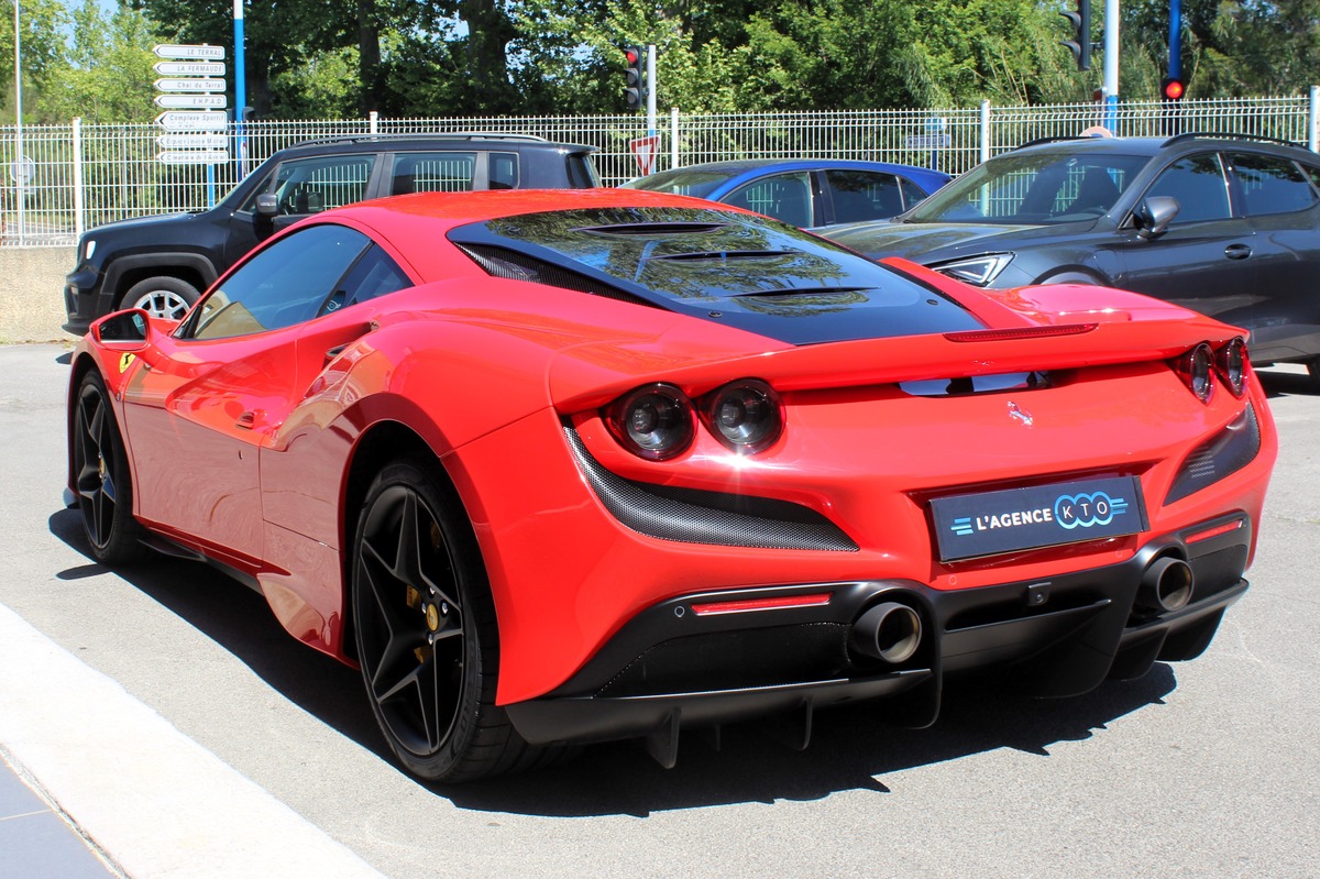 Ferrari F8 Tributo COUPE 3.9 DCT V8 BiTurbo 720 ch 1ère MAIN  ROSSO SCUDERIA - ORIGINE FRANCE