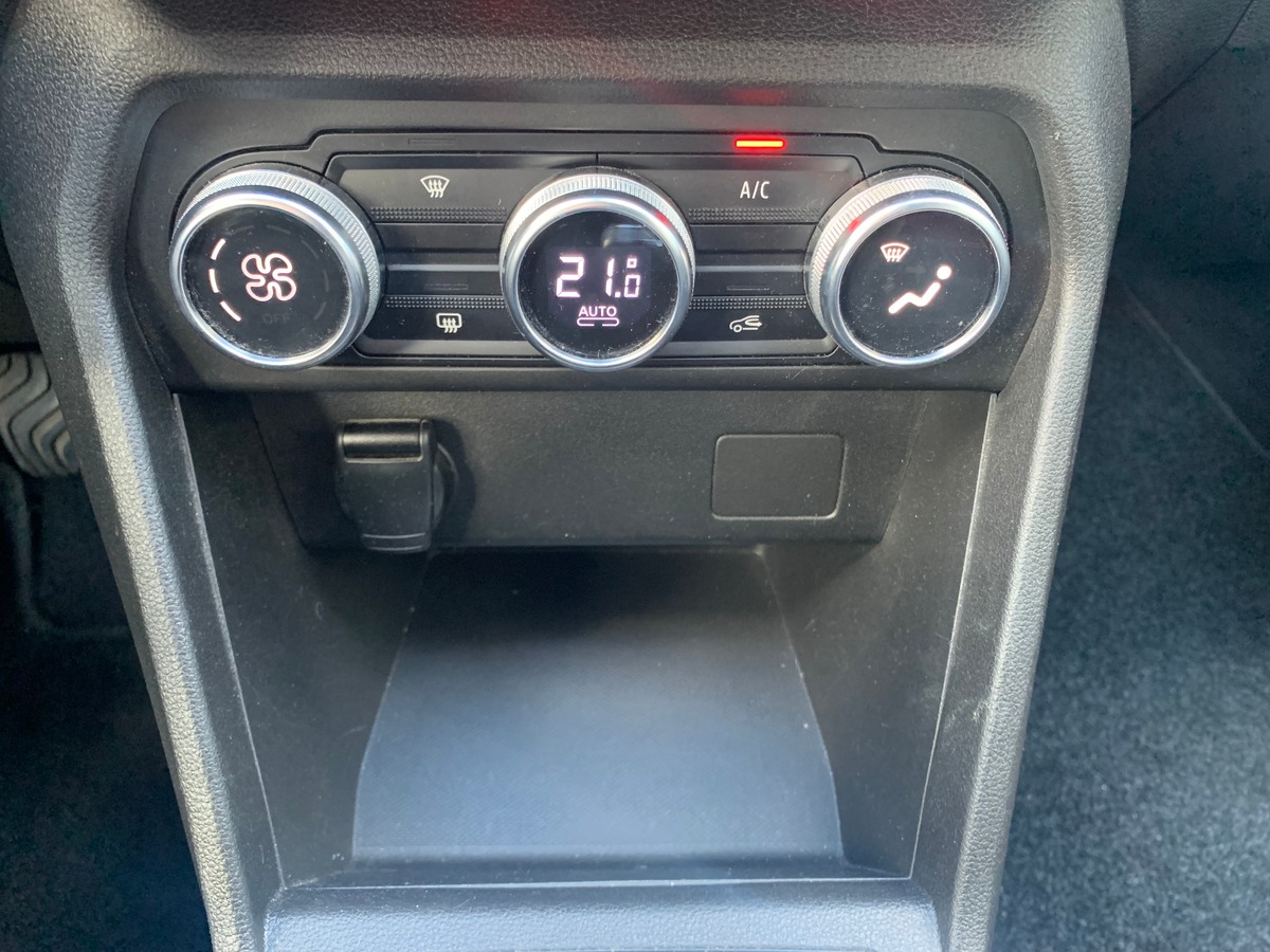 Dacia Sandero Stepway 90 ch | Confort | Régulateur vitesse | Intégration smartphone | Climatisation