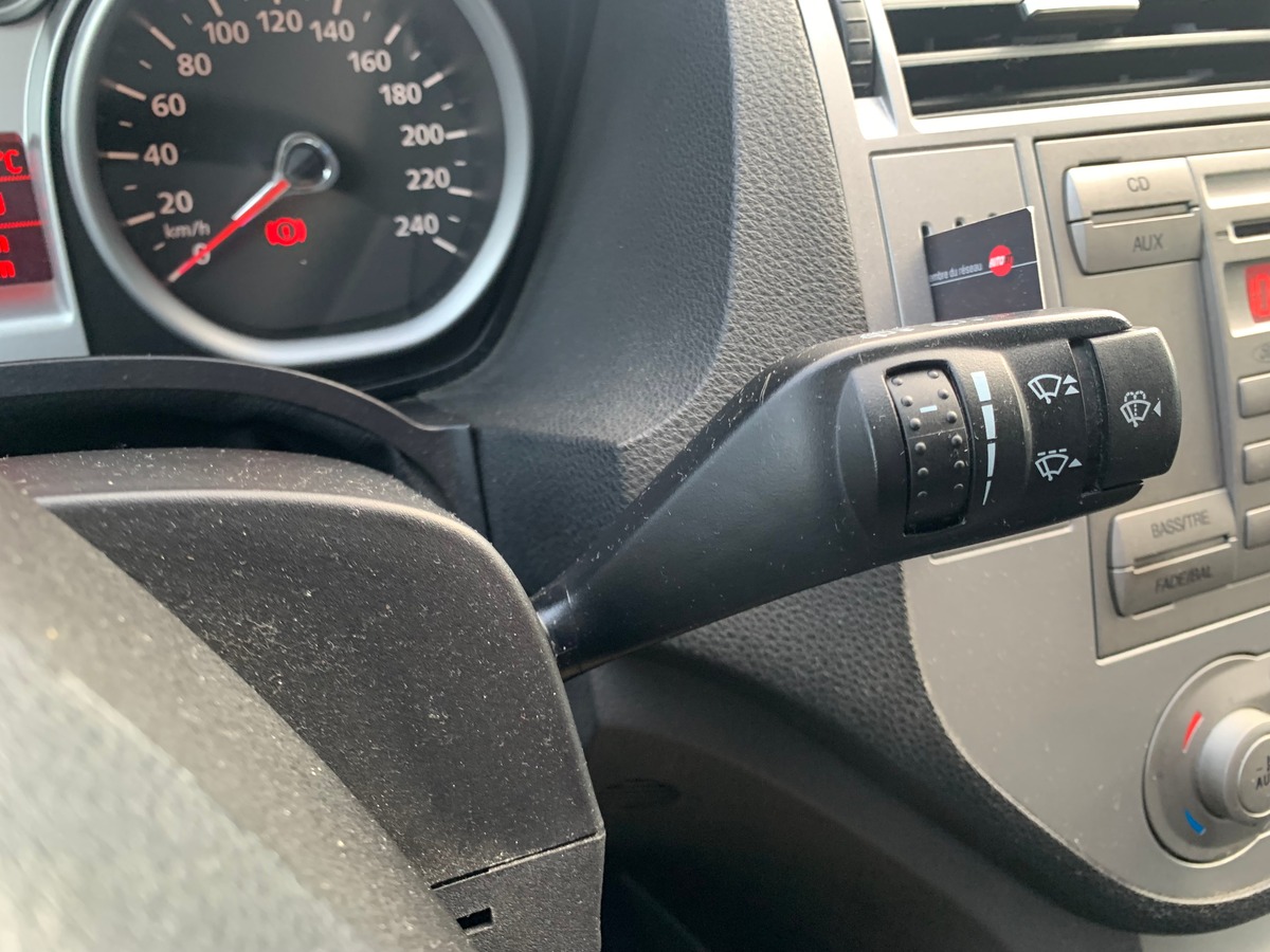 Ford Kuga 140 | TREND | Radar de stationnement avant arriére | Attelage | Climaisation | Jantes 17''