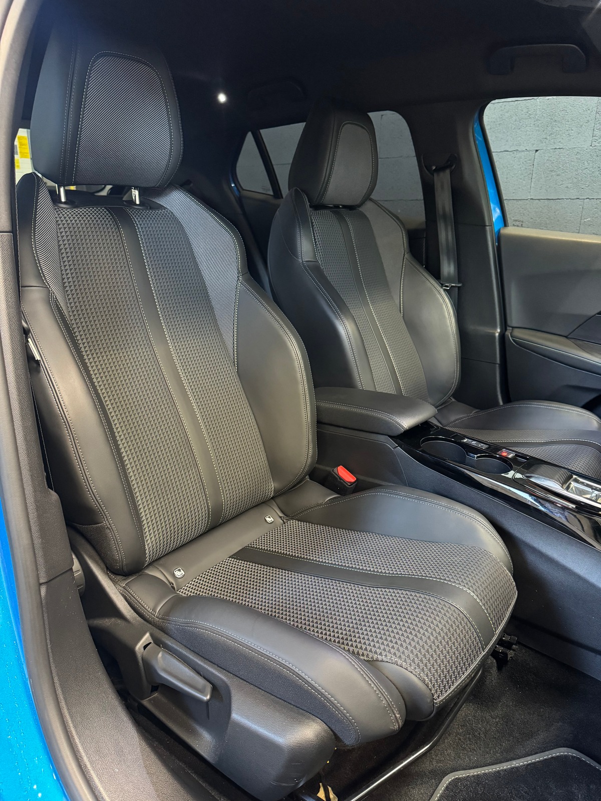 Peugeot 2008 GT 1.5 BLUE HDI