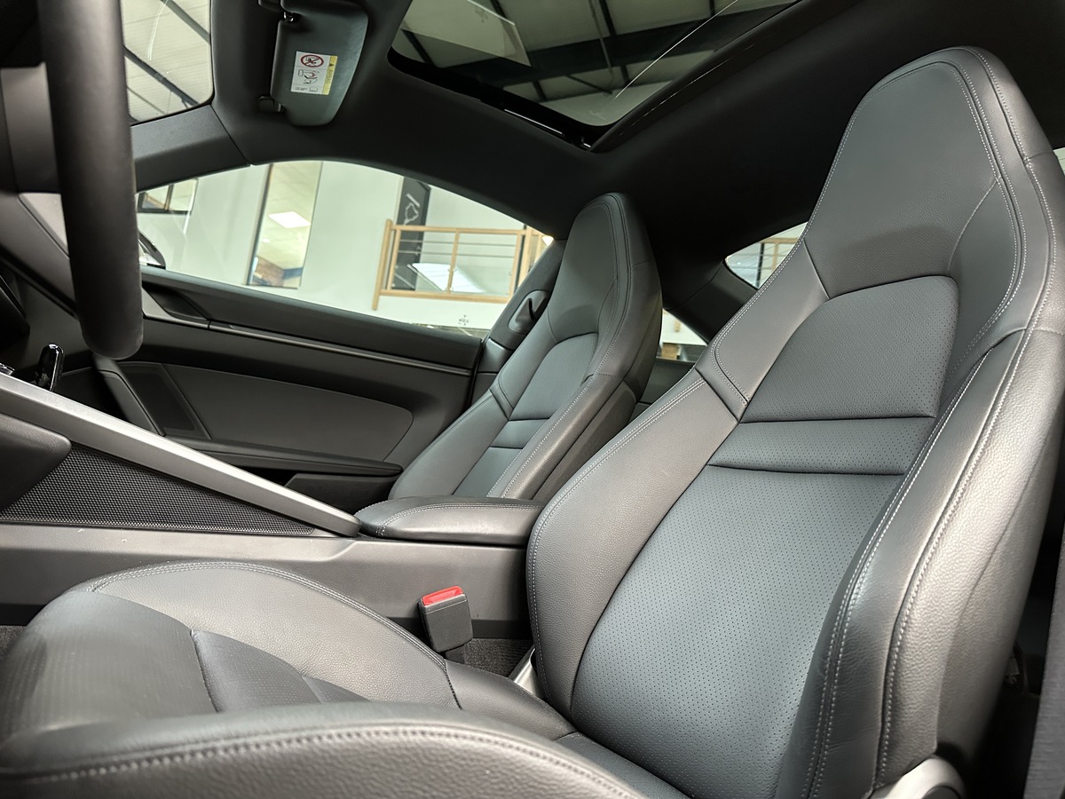 Porsche 911 Type 992 Carrera 3.0l 385 ch PDK - Immat FR