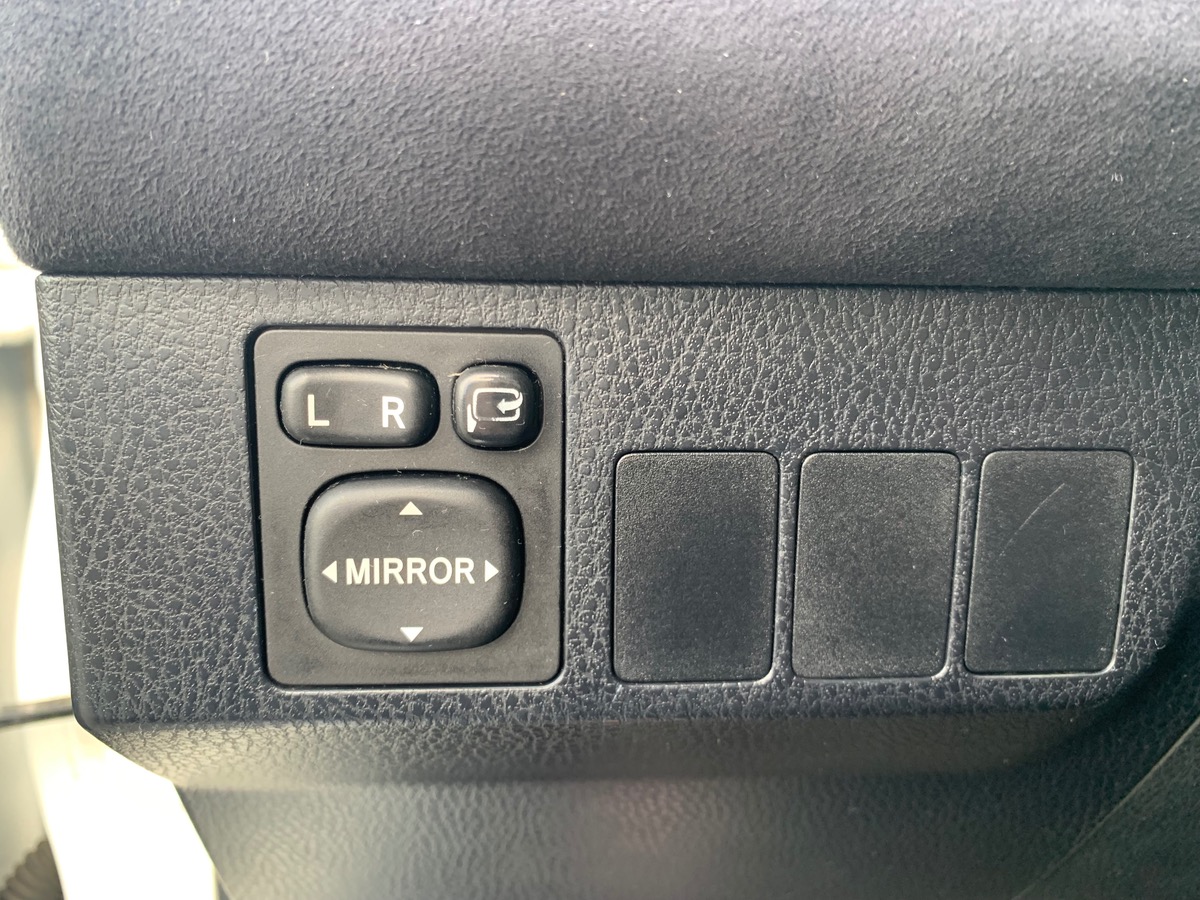 Toyota RAV4 143 | DESIGN | D-4D | 2WD | GPS | Caméra recul | Sièges avant sport | Régulateur vitesse