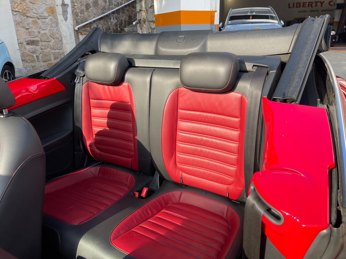 Volkswagen Beetle Cabriolet 1.4 TSI 160 CV / CarPlay / Intérieur Cuir /