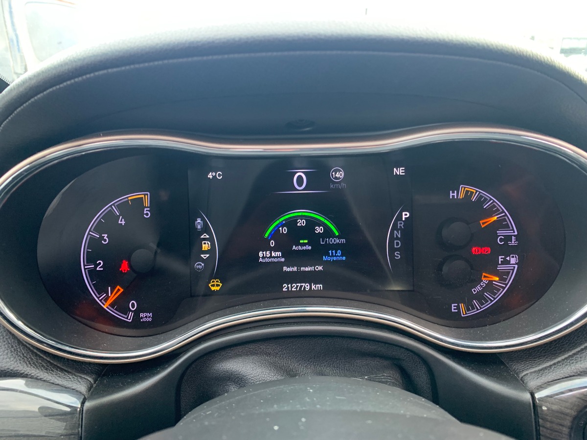 Jeep Grand Cherokee 250 ch | Overland | Toit ouvrant panoramique | Caméra de recul | Attelage