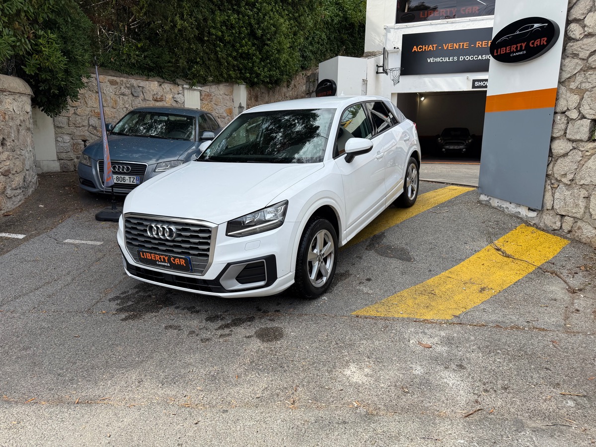 Audi Q2 TFSI 116 CV /  CarPlay / GPS / Boite Auto / Jantes / Sport Design