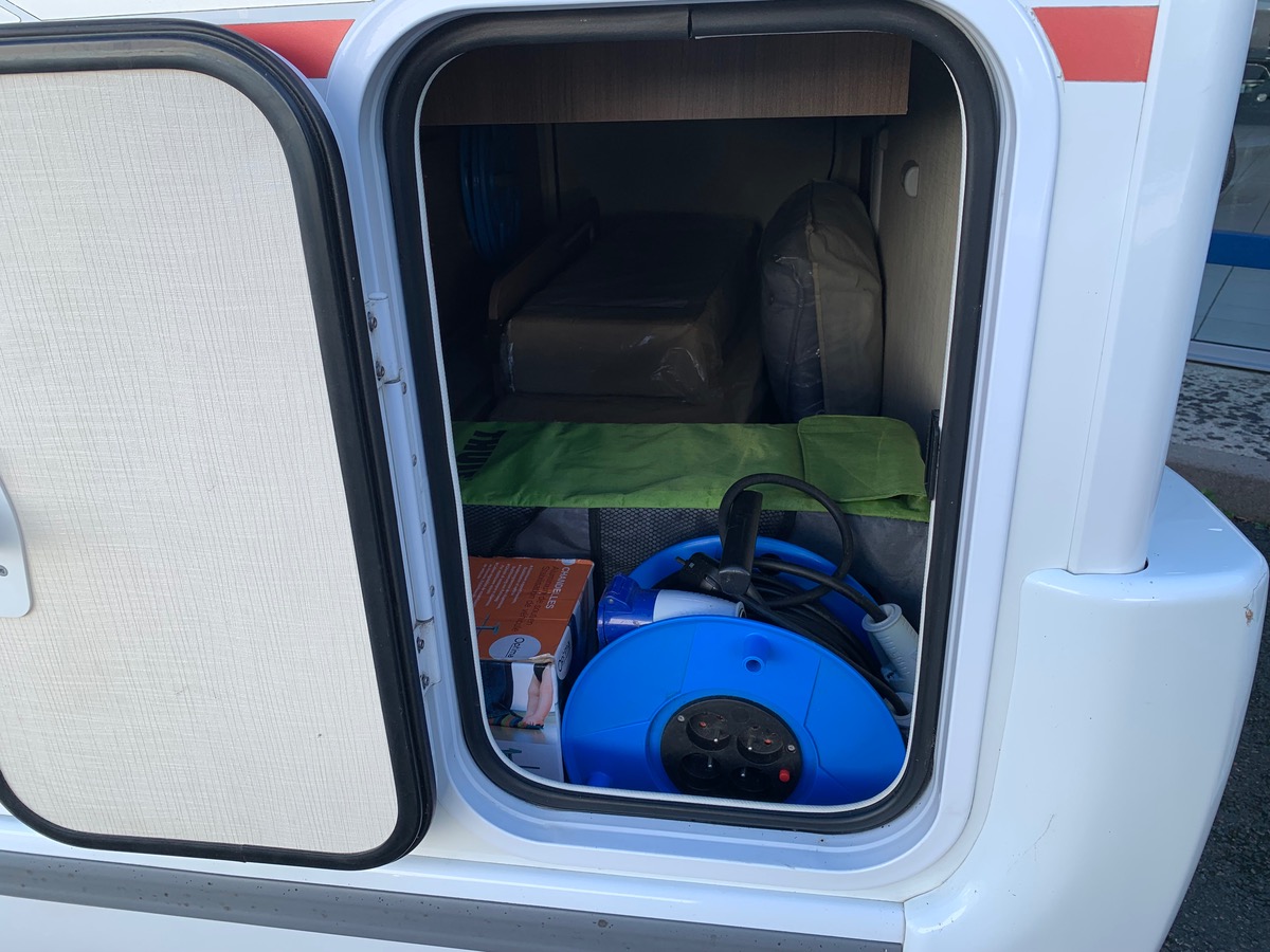 Ford Challenger 155 ch | 2,2 litres | GENESIS 288 EB Profilé | 3 Couchages | Caméra de recul