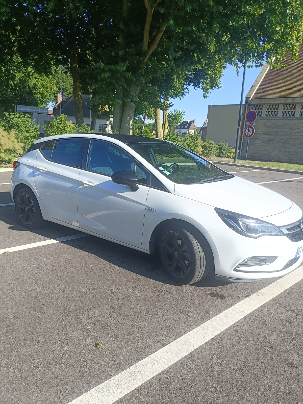 Opel Astra 105 ch | Black edition