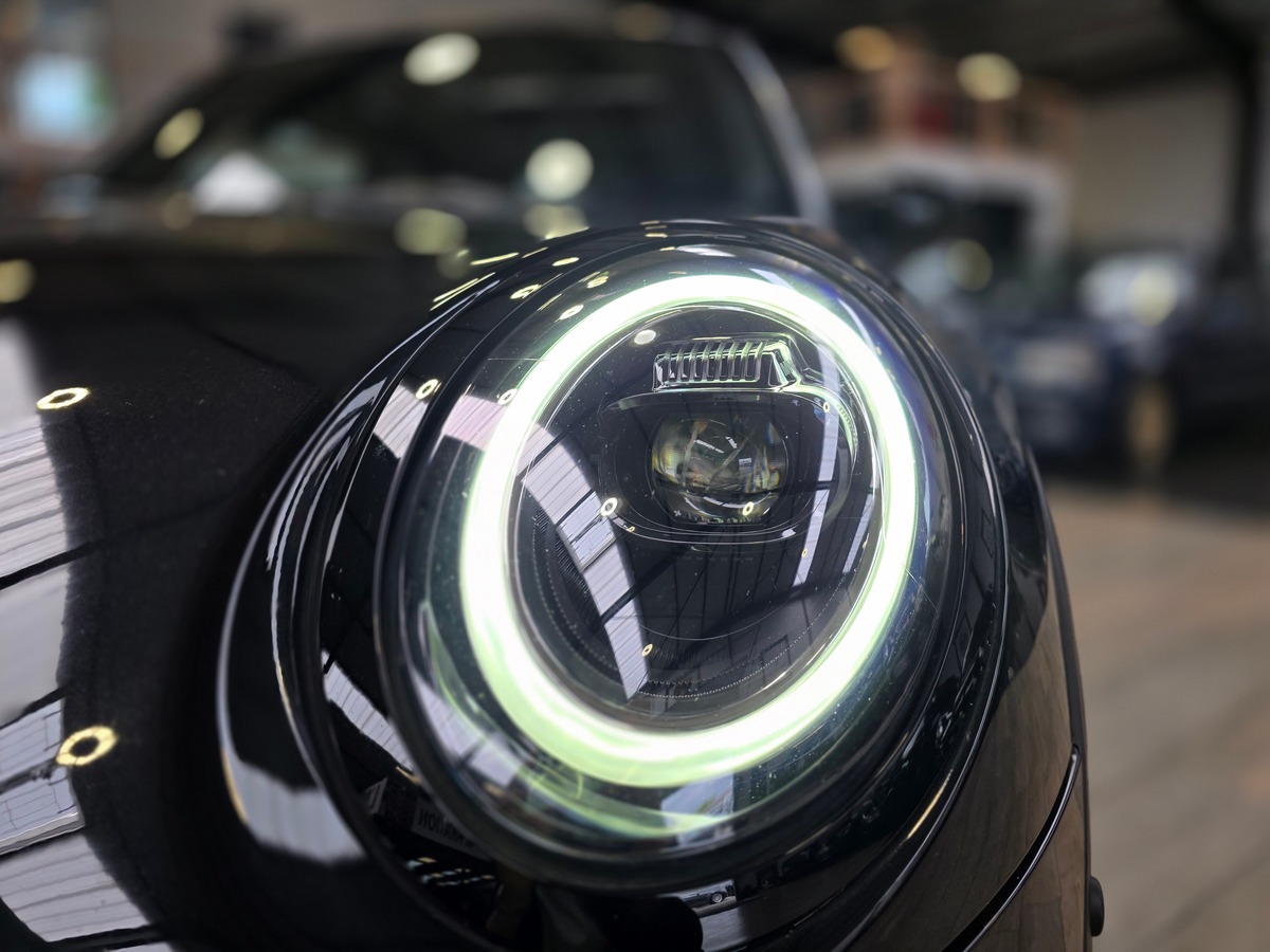 Mini Mini JCW III JOHN COOPER WORKS 1to6 EDITION // EDITION LIMITEE 999 EXEMPLAIRES MONDE