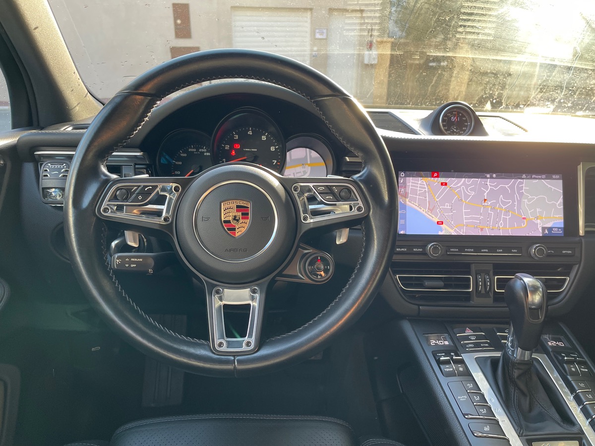 Porsche Macan 2.0 245 CV AWD / Pack Chrono / Toit Ouvrant / Pack Black /Echappement Sport/Jantes 911