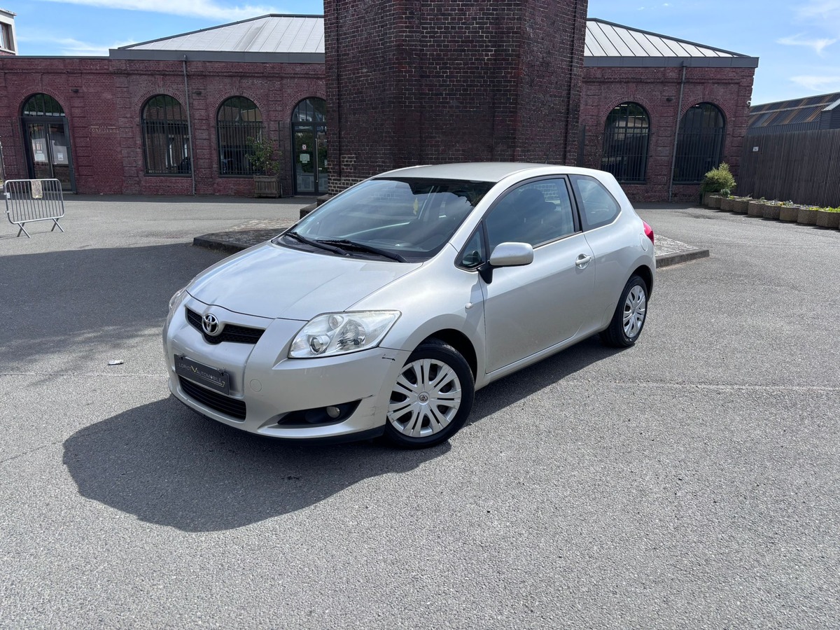 Toyota Auris 1.6i LUNA - Révisée - Garantie