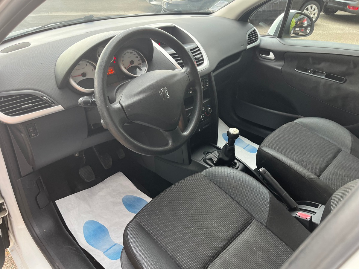 Peugeot 207 5 portes 1.6 HDi 90 CH