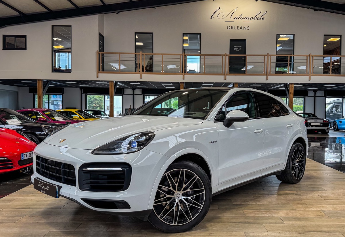 Porsche Cayenne Coupé 3.0 E-HYBRID 462 / CHRONO / SIEGES CHAUFFANTS