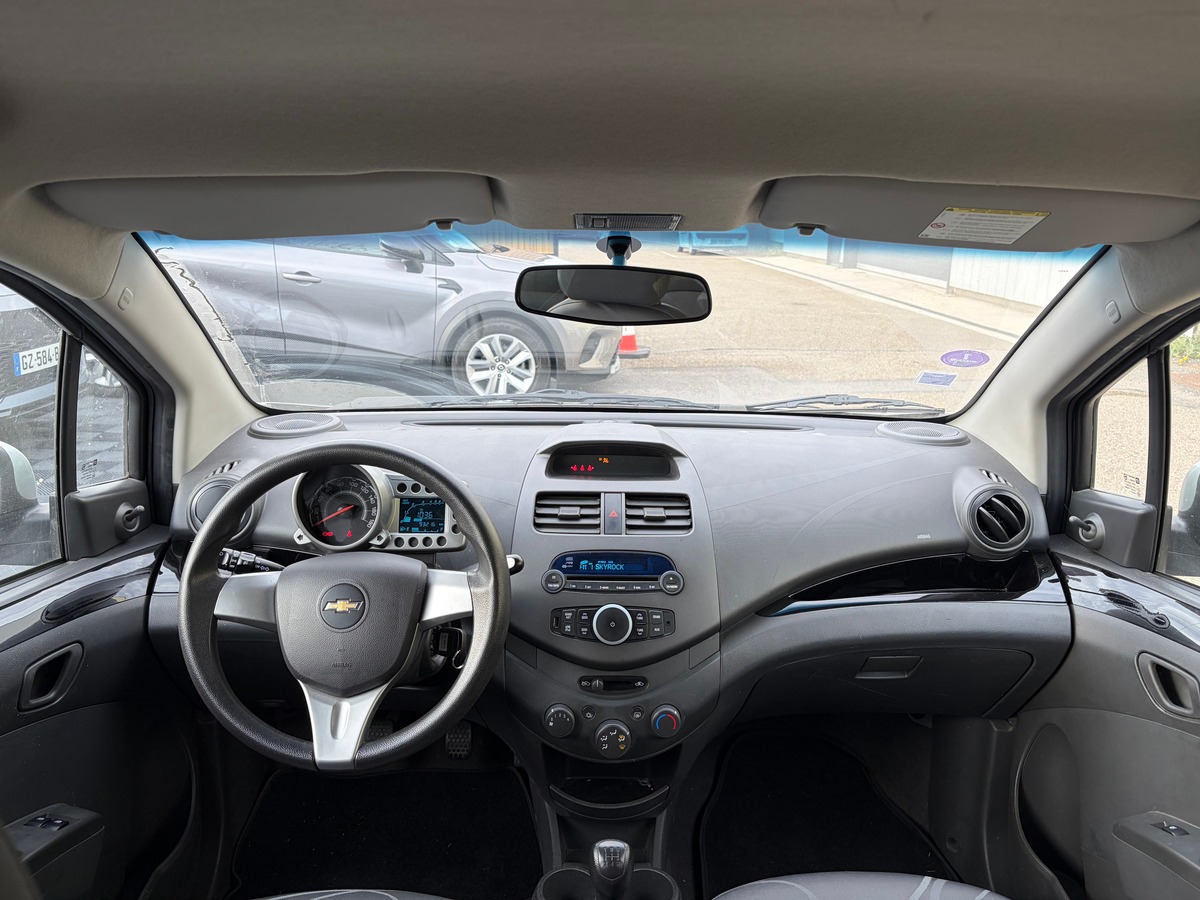 Chevrolet Spark Phase 2 1.0 68 cv IDÉAL JEUNE PERMIS - CLIMATISATION - PRISE USB