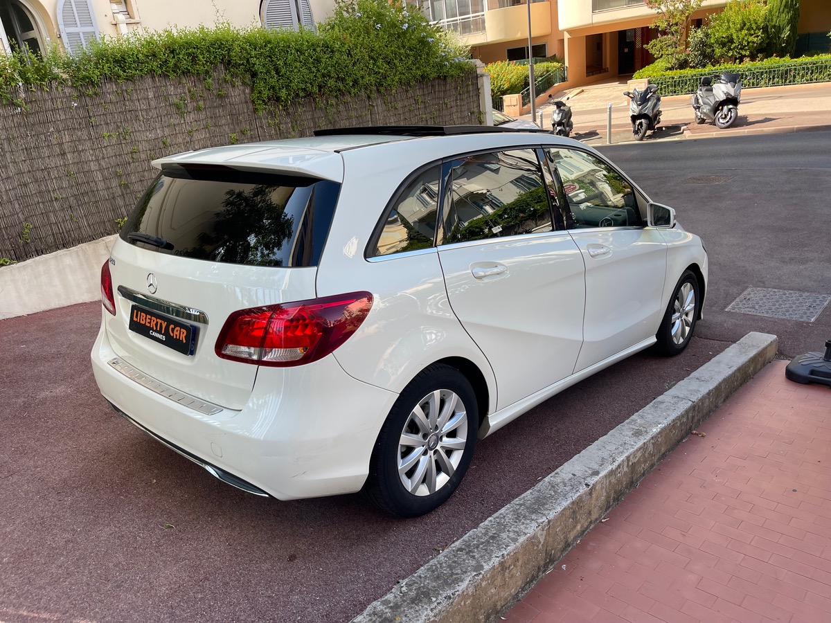 Mercedes Benz CLASSE B 200 1.6 i 156 CV / Toit Ouvrant / Phase 2 / Intérieur Beige / Caméra