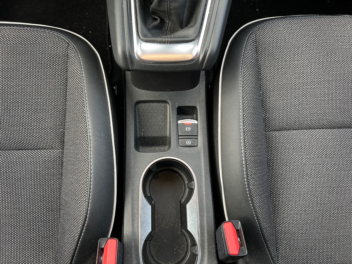 RENAULT Captur INTENS  90cv Tce, SUIVI COMPLET, CAMERA DE RECUL, GPS, CARPLAY