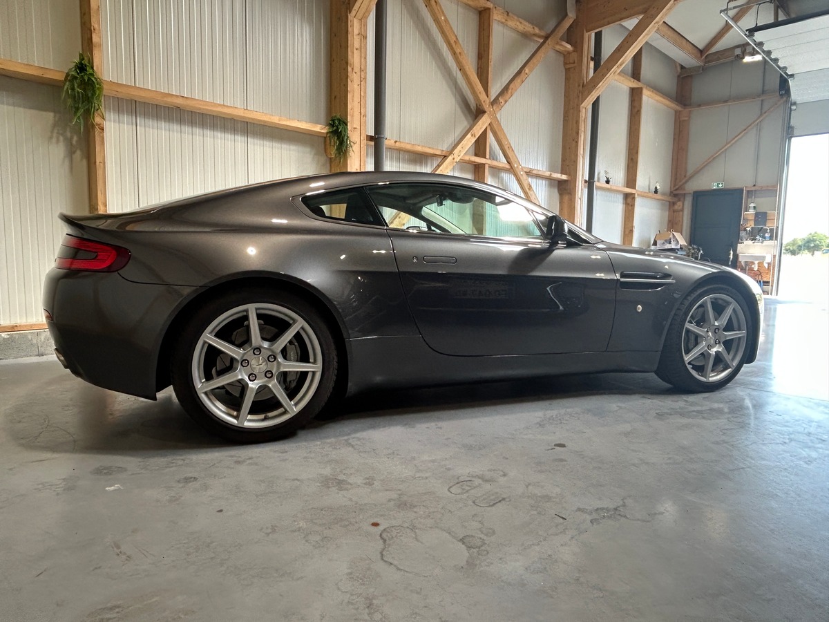 Aston Martin V8 Vantage 4.3 385 cv Boîte auto