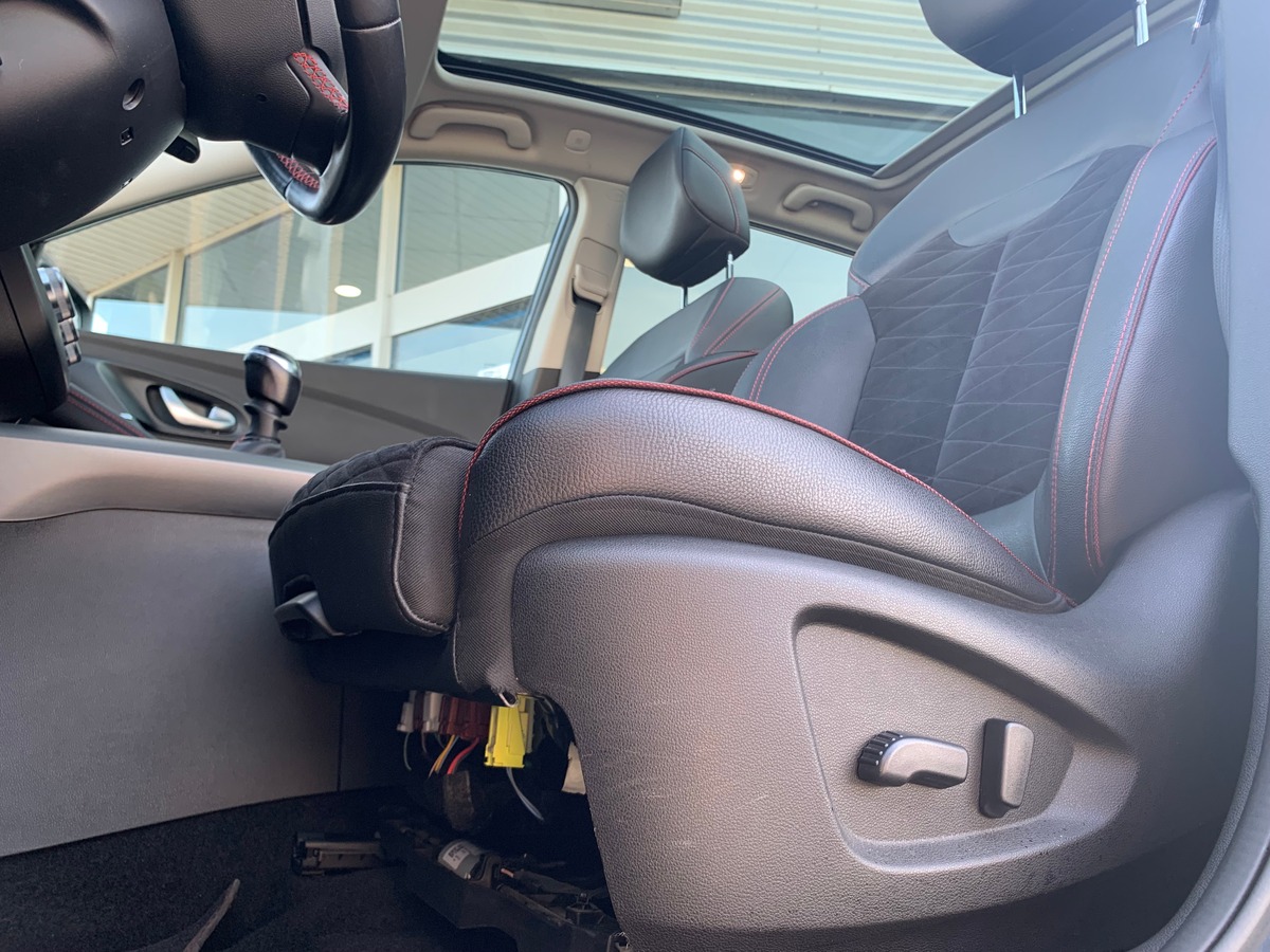 RENAULT Kadjar 150 ch | Black Edition SL | 4WD | Toit Panoramique | Caméra recul | Attelage | BOSE