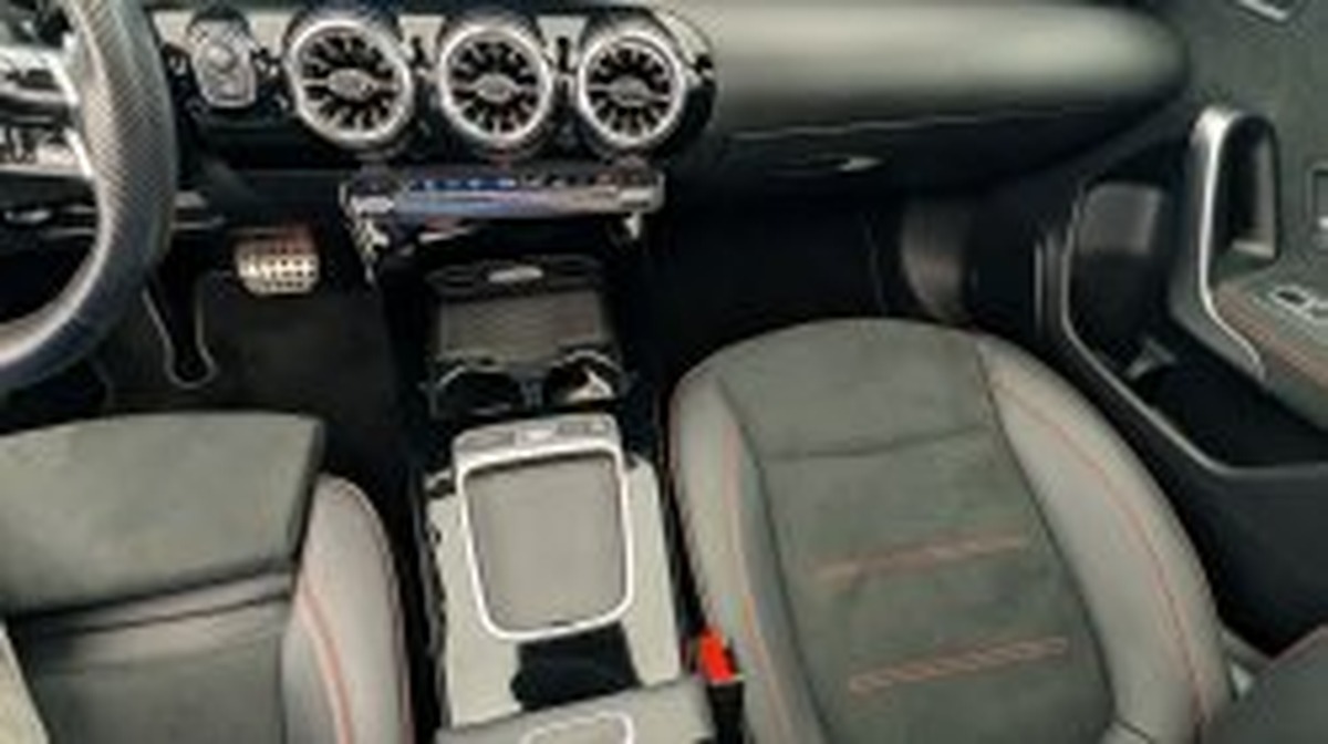 Mercedes-Benz Classe A 200 7G-DCT AMG LINE