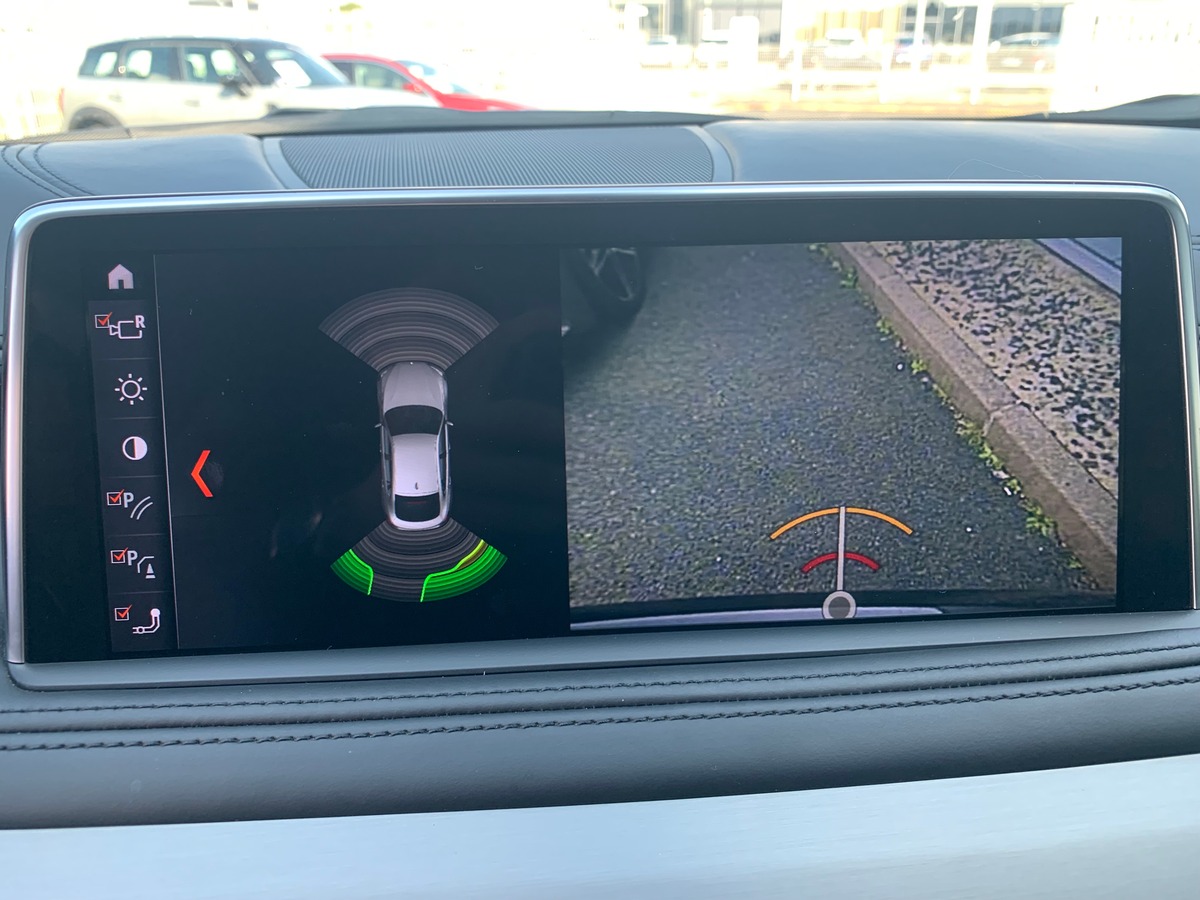 Bmw X6 380 | M | Toit ouvrant | Harman Kardon | Régulateur vitesse adaptatif | Attelage électrique