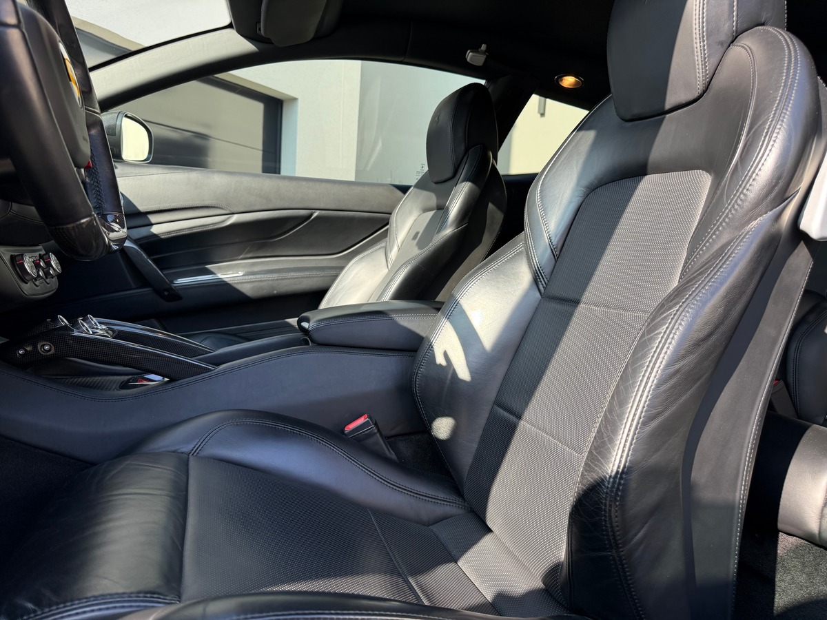 Ferrari Ff V12 / CARNET / 67009 KMS