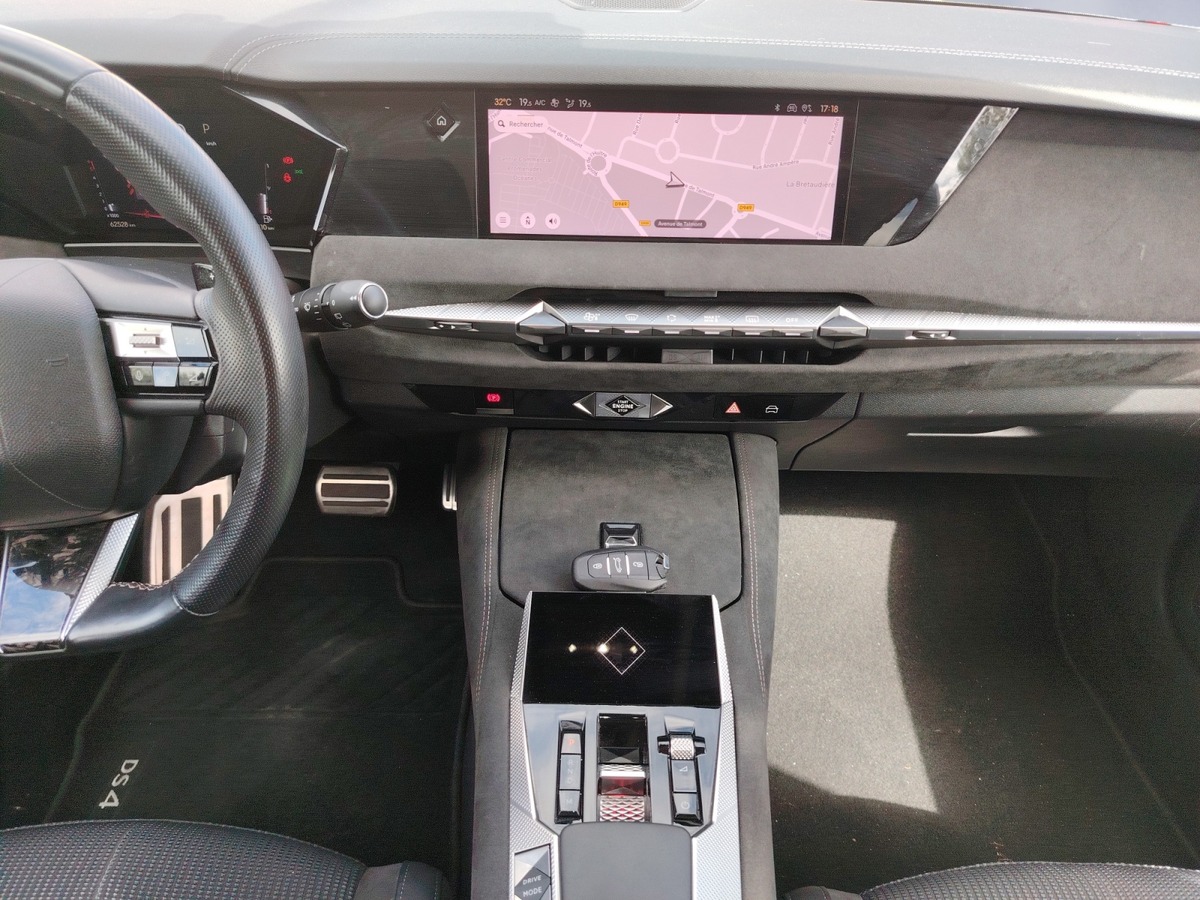 Citroën DS4 bleuehdi 130 performance line + eat8 ( 5500 € d options )
