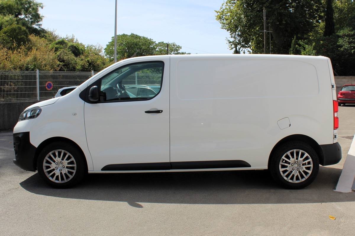 Opel Vivaro Cargo M 2.0 CDTI 150 ch FOURGON L1H1 3 PLACES + RANGEMENTS + CARPLAY + ATTELAGE