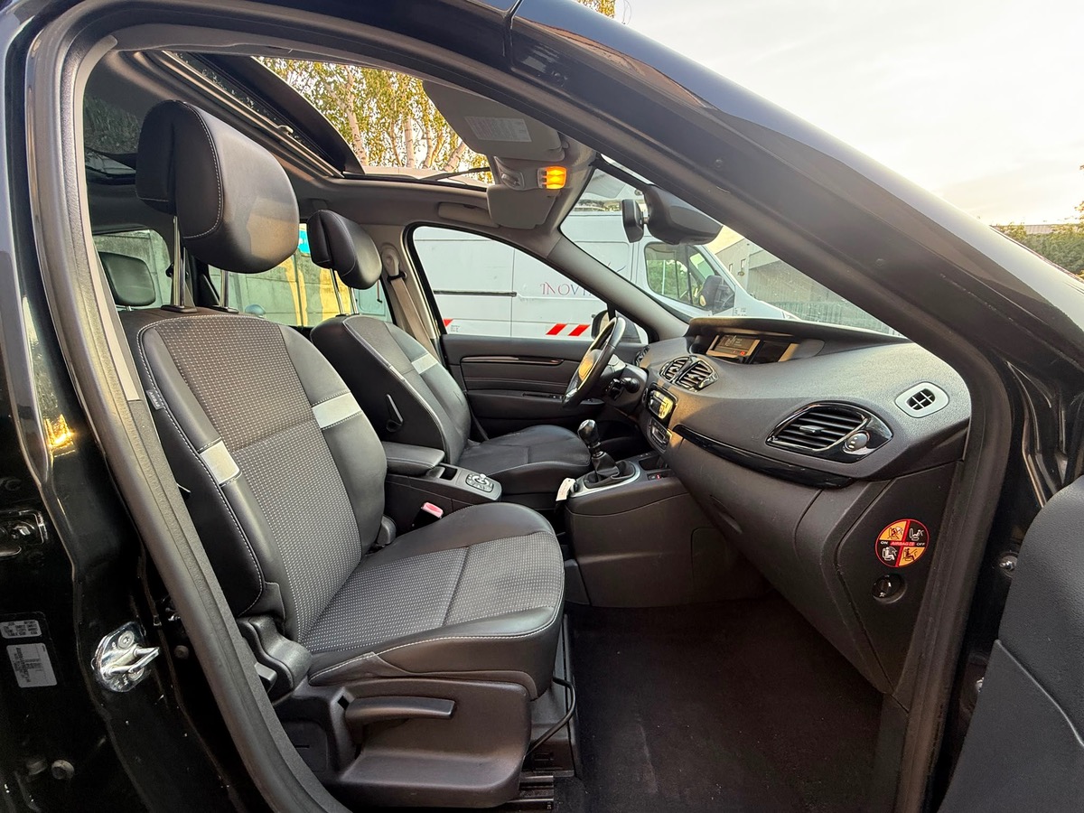 RENAULT Grand Scenic 1.6 DCI 130 CV AUTHENTIQUE 7 places garantie 6 mois