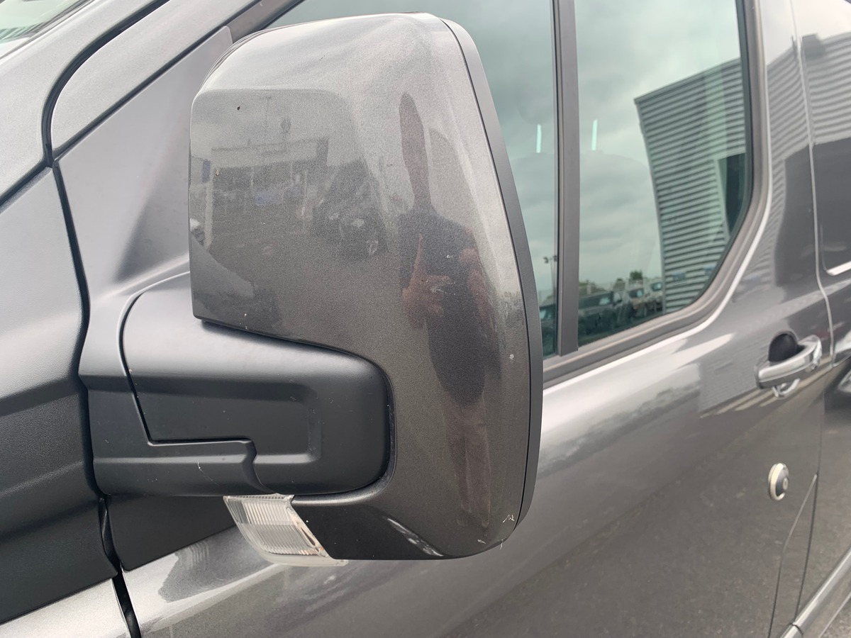 Ford TRANSIT CUSTOM 130 ch | L1H1 Trend Business | 3 Places | Caméra recul | Attelage | Roue secours