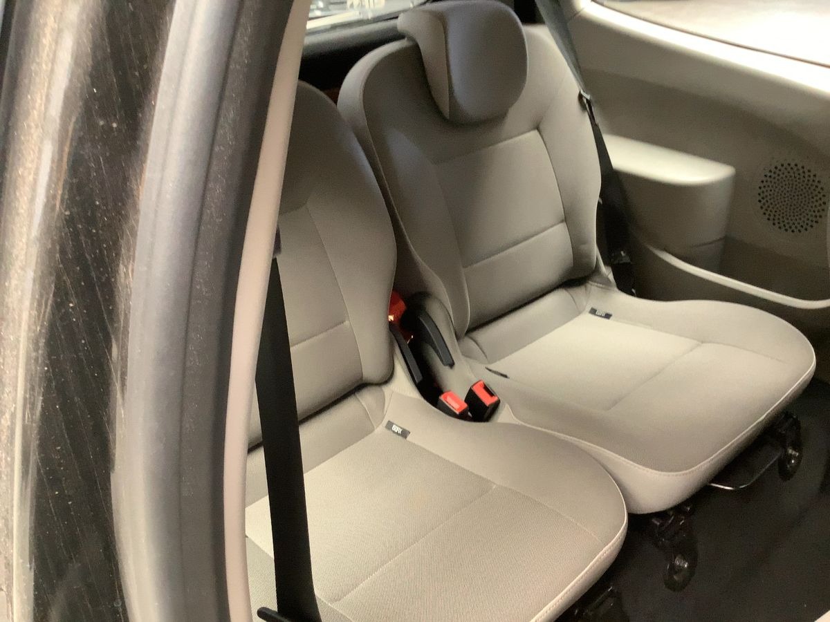 RENAULT Twingo II 1.2i 16v 75