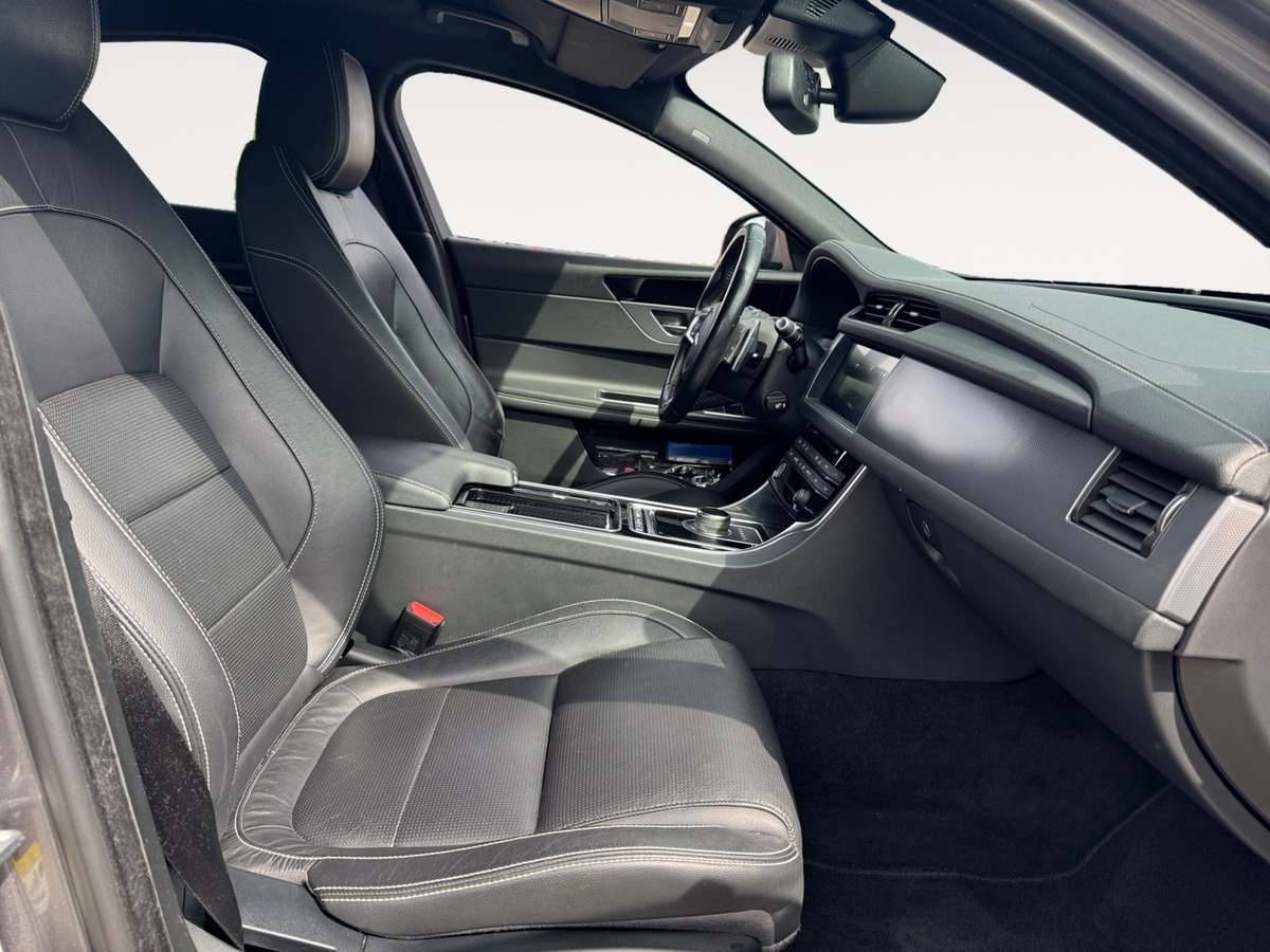 Jaguar XF 2.0 d r sport 180 cv