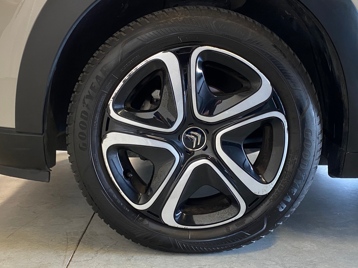 Citroën C3 (2) C-SERIES 1.5 BLUEHDI 100 Ch / 1ere MAIN / LEDS VISION / CARPLAY / CLIM - 86500 kms