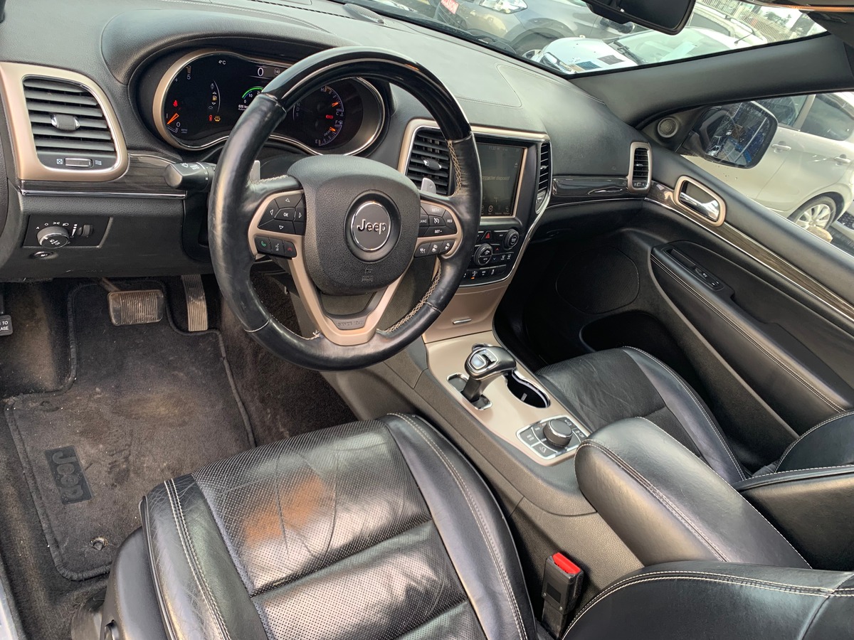 Jeep Grand Cherokee 250 ch | Overland | Toit ouvrant panoramique | Caméra de recul | Attelage